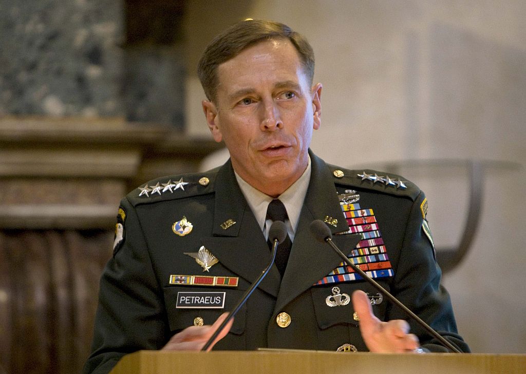 Petraeus é o supervisor responsável pelas operações militares no Afeganistão e Iraque | Tony Gentile / Reuters