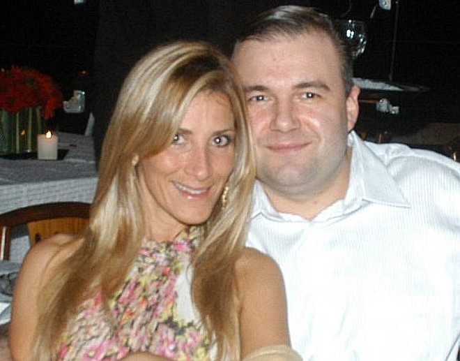 O deputado Ney Leprevost deu um chega mais na bela Karina Zanier no jantar em comemoração à reeleição de Nelson Justus na presidência da Assembléia Legislativa, no restaurante Maggiore |