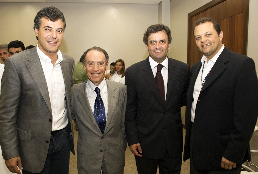Os empresários João Carlos Ribeiro (de gravata azul), diretor- presidente do Expotrade Convention Center, e Nelson Bolduan (à dir.) receberam o prefeito Beto Richa e o governador de Minas Gerais, Aécio Neves, para o evento Empreendedor Rural 2008, realizado pela Federação da Agricultura, na última segunda-feira |