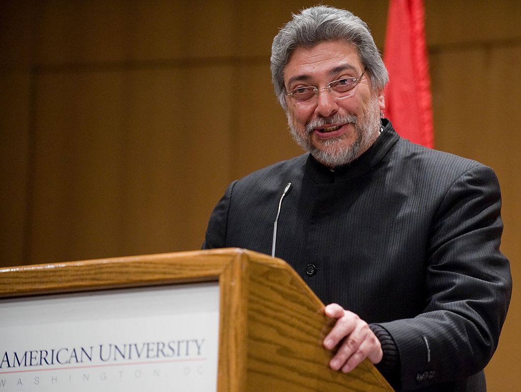 Ex-bispo católico vai estudar a legalidade da dívida externa do Paraguai que é de pouco mais de 2 bilhões de dólares | Nicholas Kamm / AFP Photo