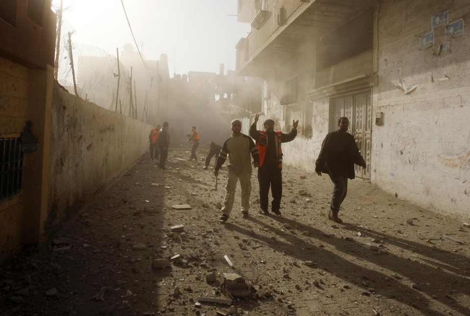 Bombardeios israelenses em Gaza seriam para destruir túneis usados por contrabandistas | Ibraheem Abu Mustafa / Reuters
