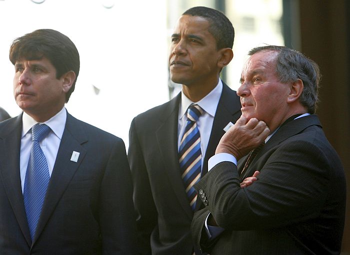 O governador de Illinois Rod Blagojevich (E), junto com o presidente eleito Barack Obama | John Gress/Reuters