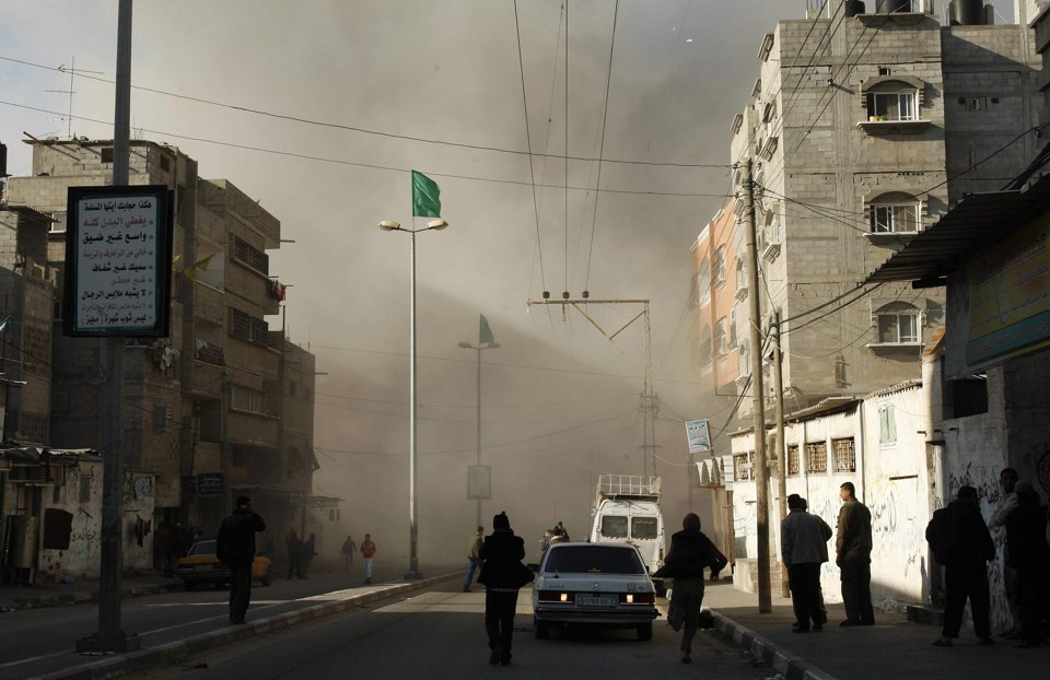 Governo do Hamas se disse disposto a aceitar uma trégua. Anúncio foi feito pouco tempo depois do premiê israelense dizer que não aceitaria nenhum cessar-fogo | Ibraheem Abu Mustafa / Reuters