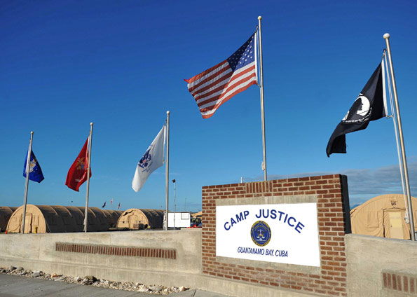 Imagem divulgada pelo Exército dos EUA mostra as proximidades do local onde ocorrem os julgamentos militares na base de Guantánamo | AFP