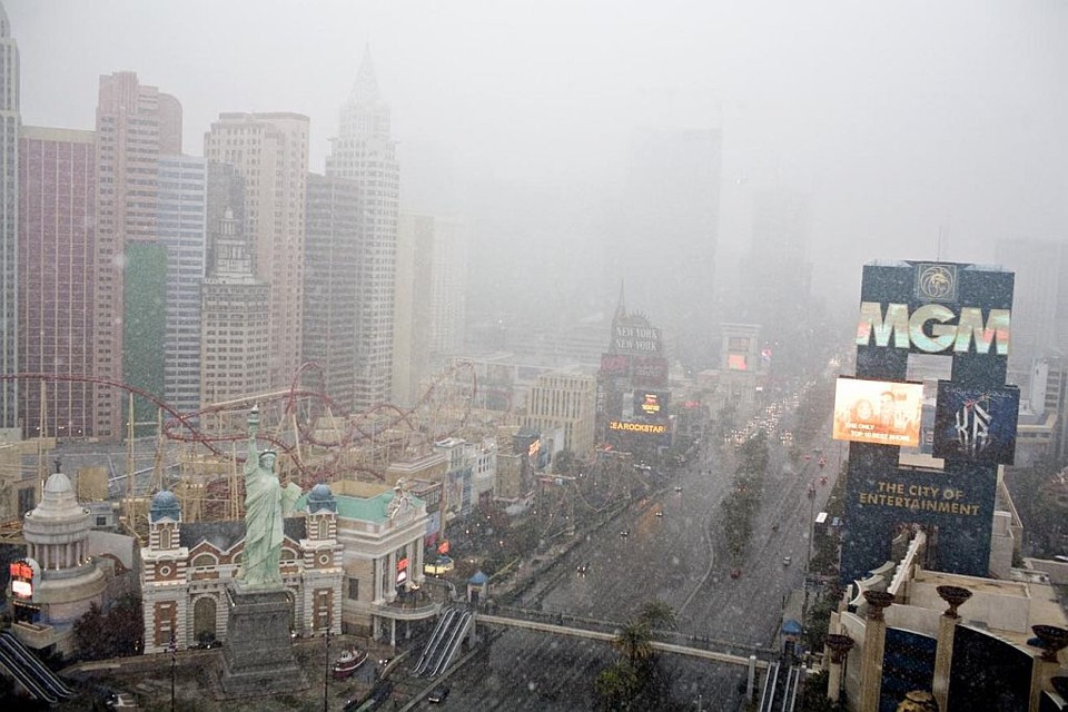 Tempestade que cobre Las Vegas de neve deve seguir para Nova York