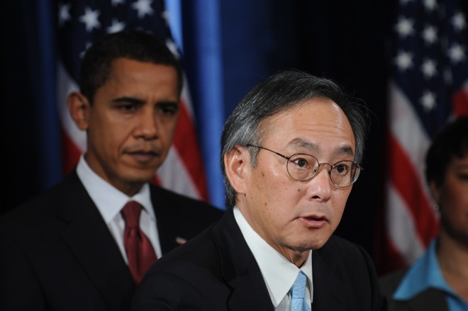 Steven Chu é nomeado por Obama: defensor das energias alternativas e renováveis | Nicholas Kamm / AFP PHOTO