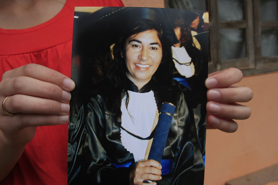 Silvia (no detalhe da foto) deixou três filhas, a mais nova com quatro anos de idade | GIULIANO GOMES/GAZETA DO POVO