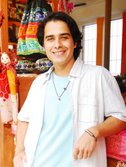 O ator André Arteche, que interpreta o blogueiro Indra na novela "Caminho das Índias" | Divulgação/TV Globo