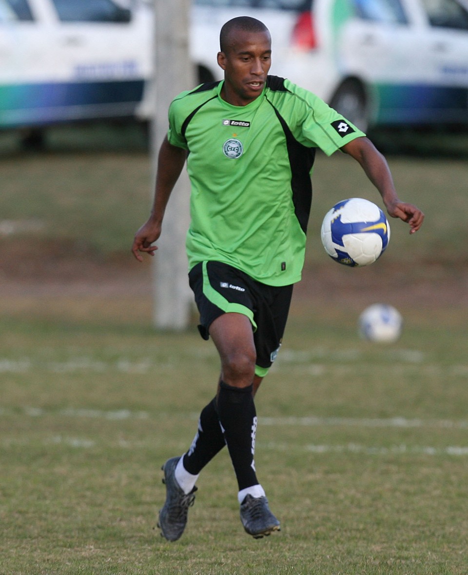 Zagueiro Nenê deve voltar aos treinos com bola dentro de 45 dias | Valterci Santos / Gazeta do Povo