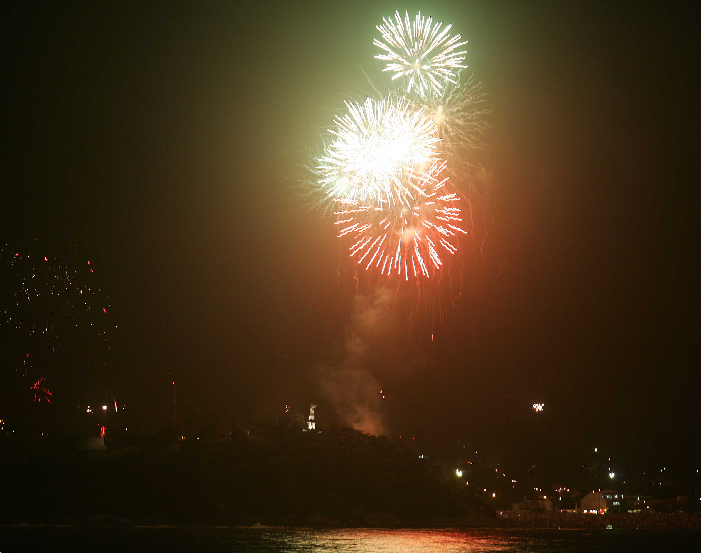 Guaratuba teve o maior show pirotécnico de todos os tempos. | Jonathan Campos