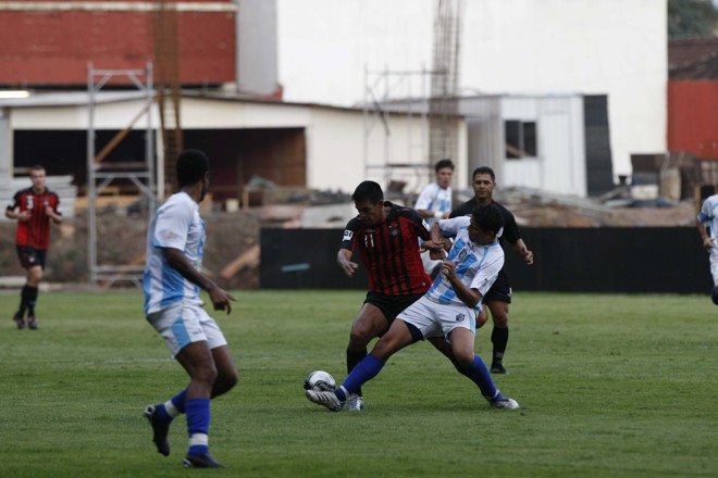 O Foz tentou endurecer o jogo, mas foi cedendo aos poucos | 