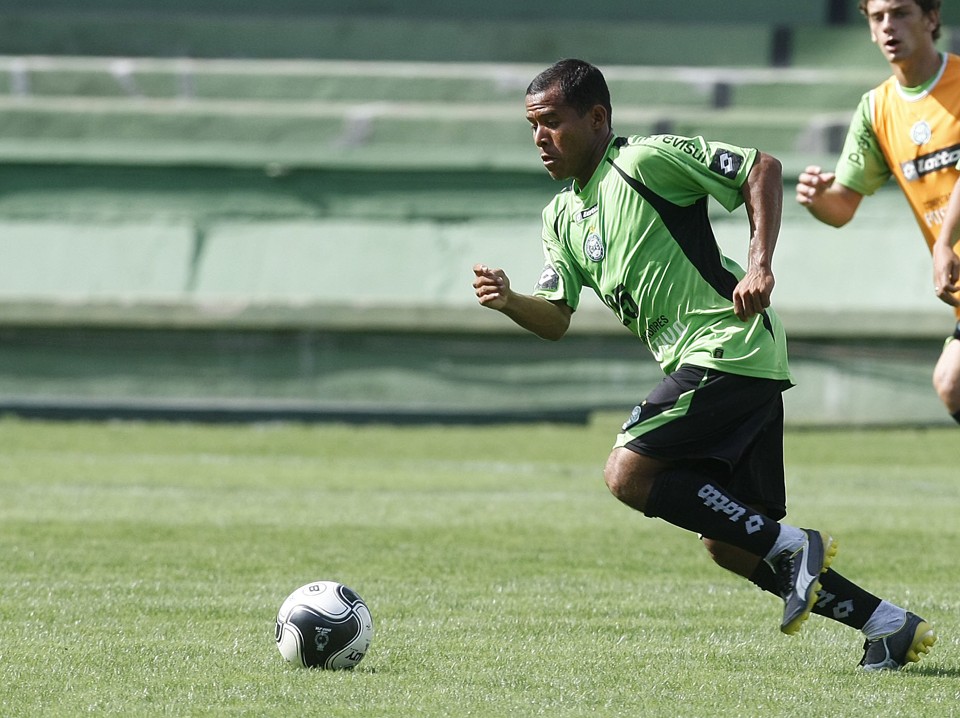 Se for regularizado, Marcos Aurélio será titular do Coritiba diante do Iguaçu | Valterci Santos / Gazeta do Povo