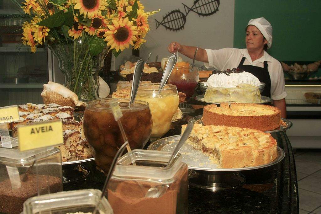 A Pousada Porto da Lua oferece café colonial de manhã e à noite | Giuliano Gomes/Gazeta do Povo