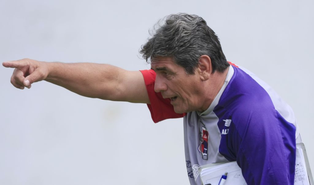 O técnico paranista Parraga aposta na velocidade e na gana ofensiva da equipe para bater o Santo André | Giuliano Gomes/Gazeta do Povo