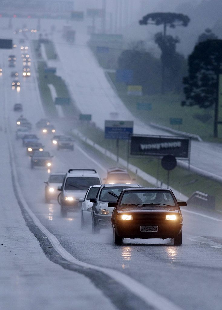 Inversão de sentido em parte da pista da BR-277 vai ajudar a evitar congestionamento no retorno das praias | Albari Rosa/Gazeta do Povo