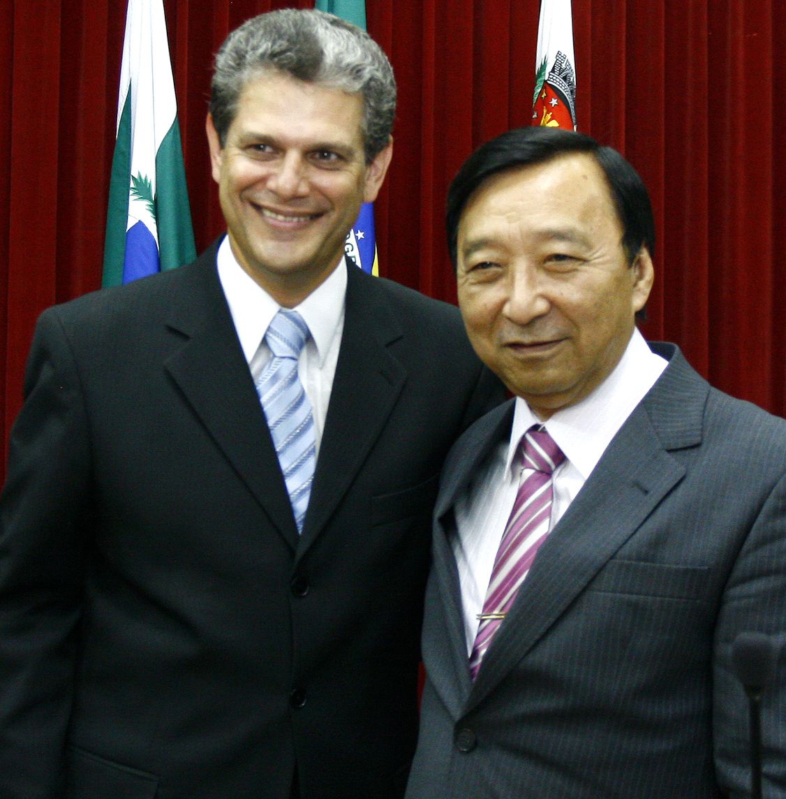 Prefeito Silvio Barros e o vereador Mario Hossokawa, eleito presidente da Câmara até 2010 | Divulgação