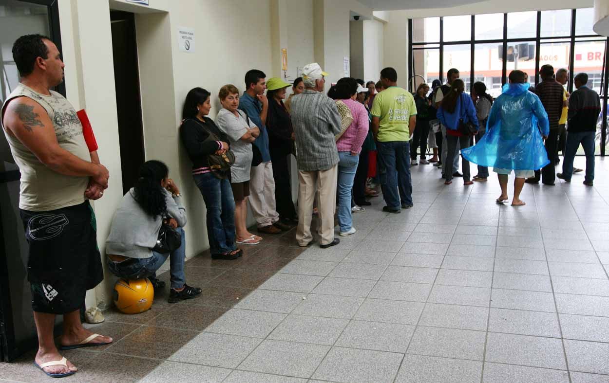 Prefeitura distribuiu 150 senhas para ambulantes regularizarem a documentação | Jonathan Campos/Gazeta do Povo