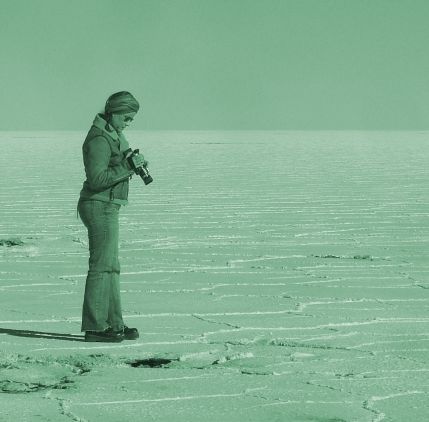 Megan Hauserman é atingida pelo suco jogado por Sharon Osbourne | Reprodução/VH1