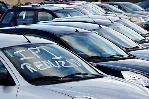 IPI menor também vale para a internet A redução IPI visa dar folêgo novo às vendas de automóveis no país | Albari Rosa/Gazeta do Povo