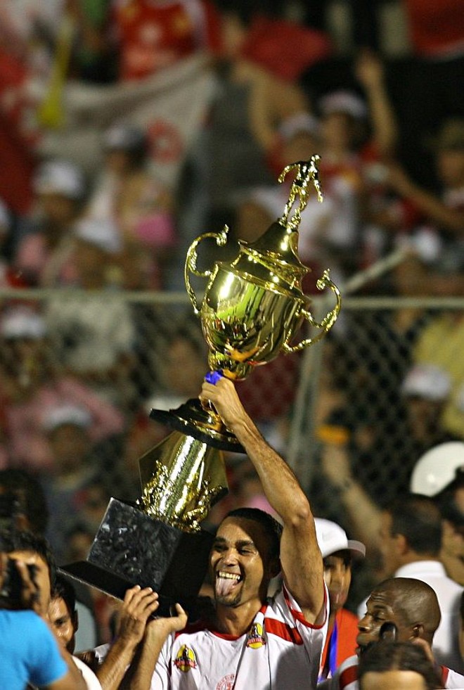 Em 2007, o Paranavaí fez a festa na Vila Capanema: algum time do interior conseguirá repetir a façanha do Vermelhinho? | 