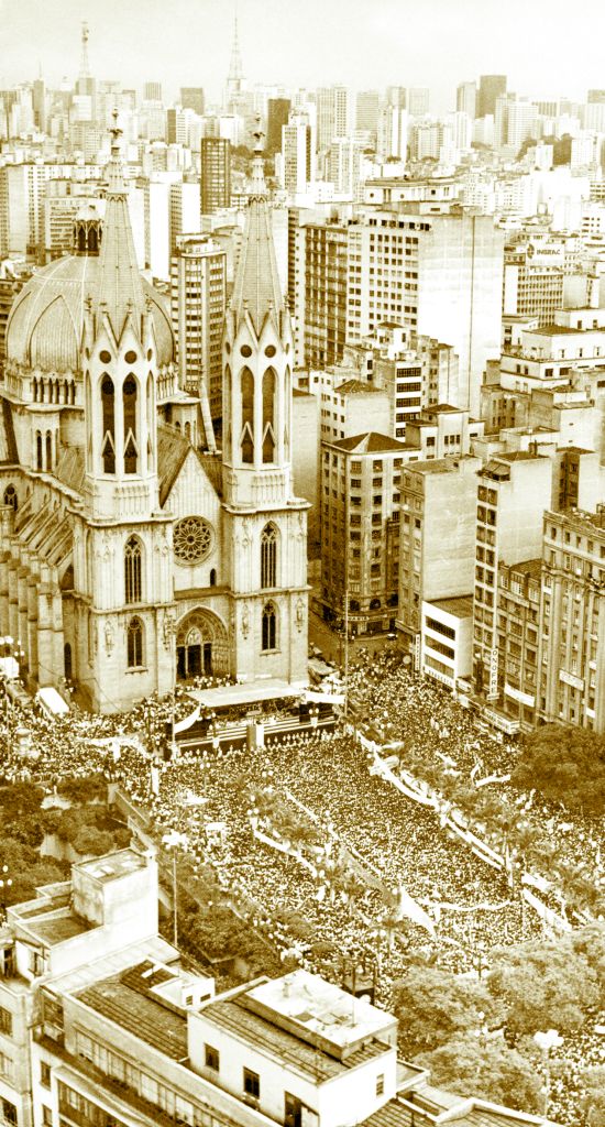 O comício de 25 de janeiro de 1984, em São Paulo, reuniu 200 mil pessoas | Arquivo/Osvaldo Luiz Palermo/AE