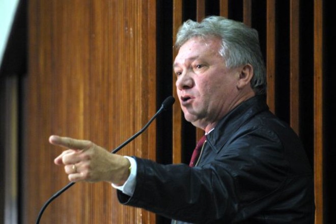 Nelson Tureck, ex-deputado estadual investigado por envolvimento no esquema gafanhoto, nomeou a filha em Campo Mourão | 