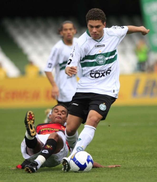 ... a festa de 100 anos do Coritiba, que tem como uma das estrelas o meia Marlos | 