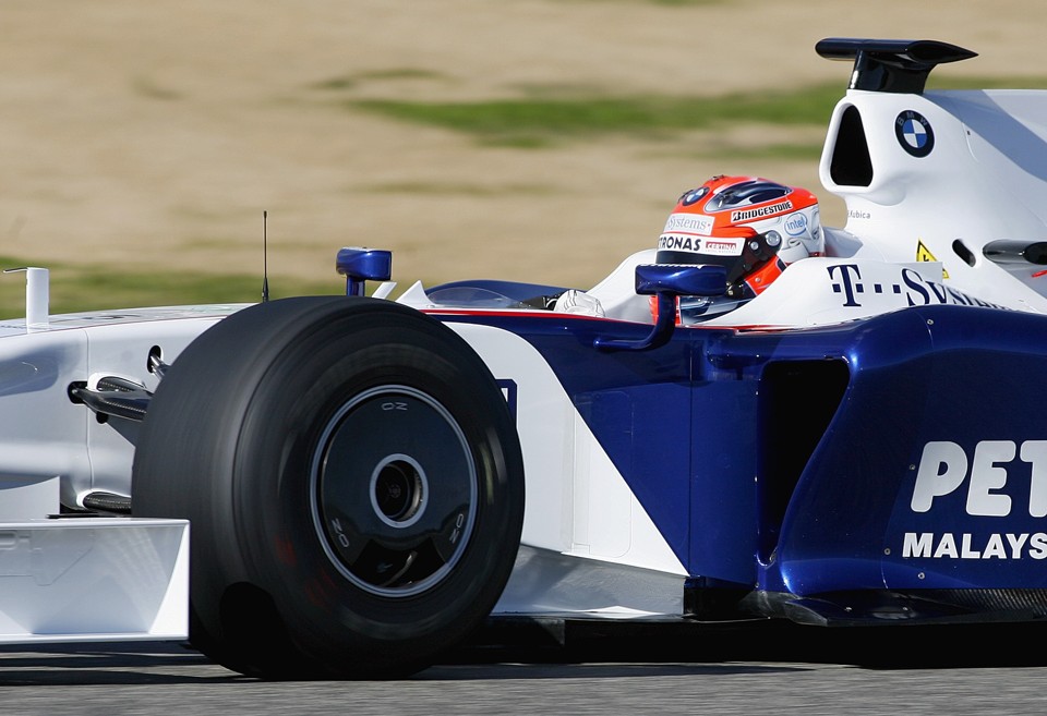 Kubica satisfeito com primeiros testes do seu BMW para temporada 2009 | Reuters