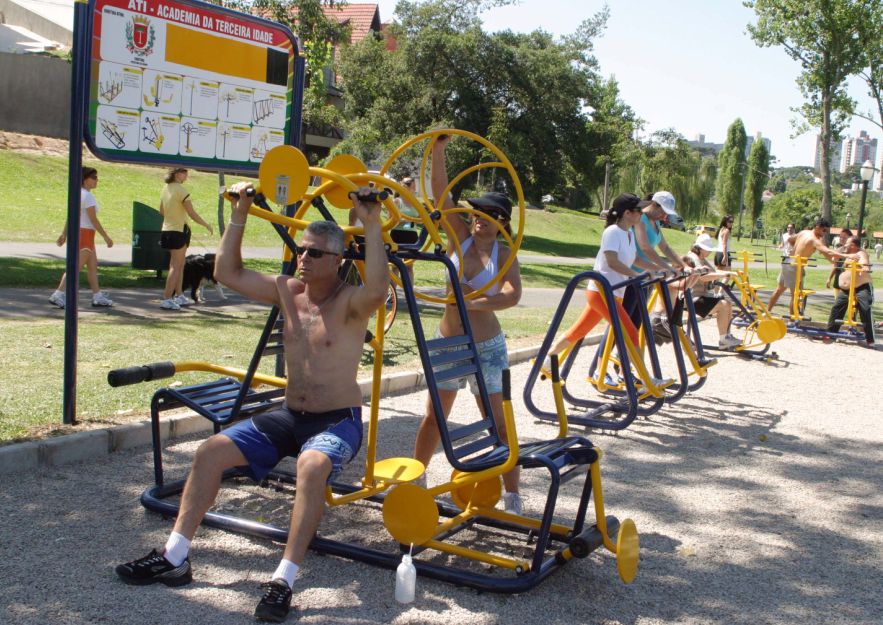 Equipamentos para terceira idade podem ser usados por todos frequentadores do parque | Secretaria Municipal de Comunicação Social/Divulgação