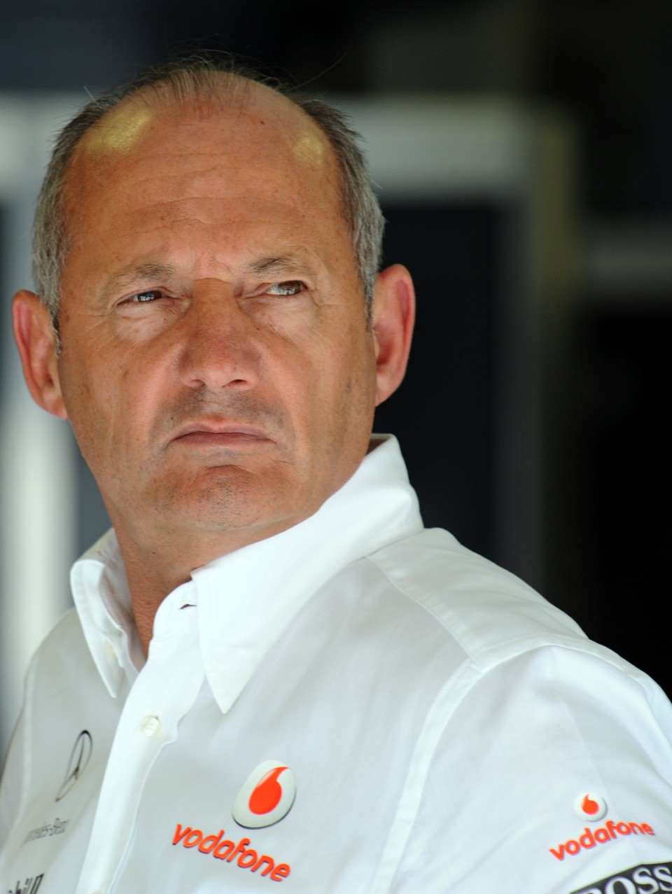 Um dos poucos remanescentes da época de Enzo Ferrari, Ron Dennis deixa categoria após quase 30 anos na McLaren | Bertrand Guay / AFP