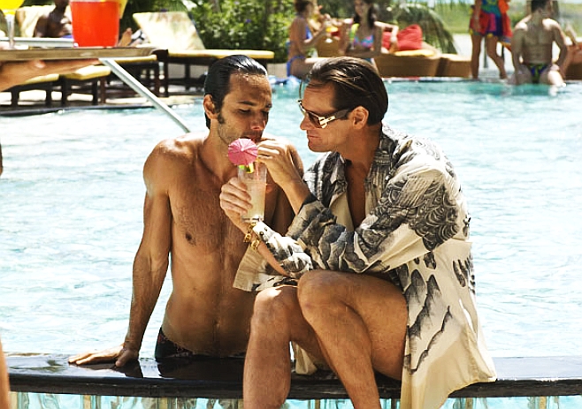 Rodrigo Santoro e Jim Carrey no filme "I Love You Phillip Morris" | Reprodução/G1.com.br