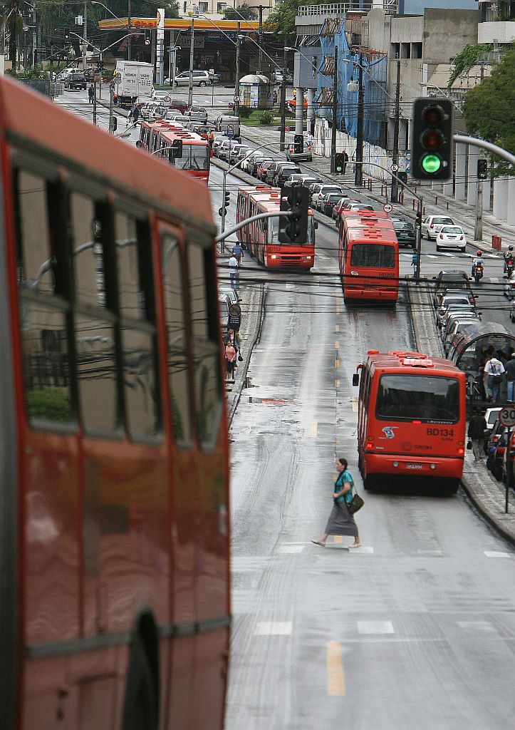 Ônibus mais caro: hoje ainda é possível comprar crédito mais barato na internet | Rodolfo Bührer/Gazeta do Povo