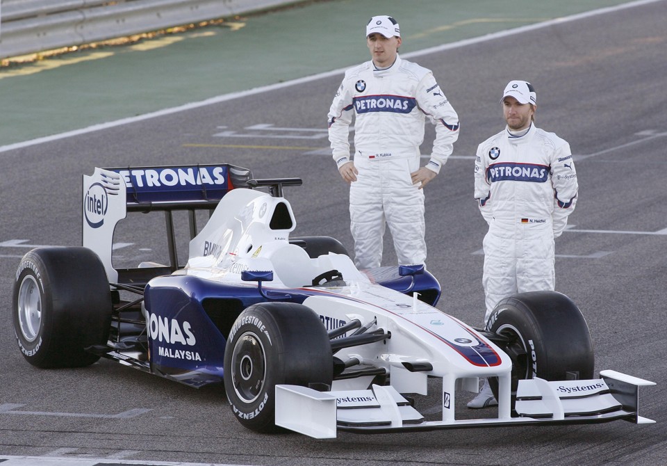 BMW apresenta o carro versão 2009 em Valencia, na Espanha, e sonha com título | Heino Kalis /Reuters