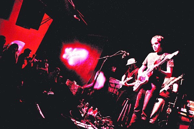 ruído/mm: pós-rock experimental abriu os shows no Inferno |