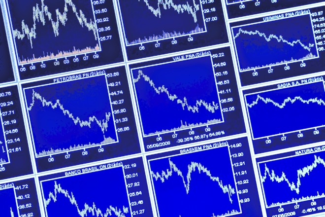 Painel eletrônico da Bovespa, em São Paulo: principal índice da bolsa, o Ibovespa, é frequentemente usado como benchmark no mercado brasileiro | 
