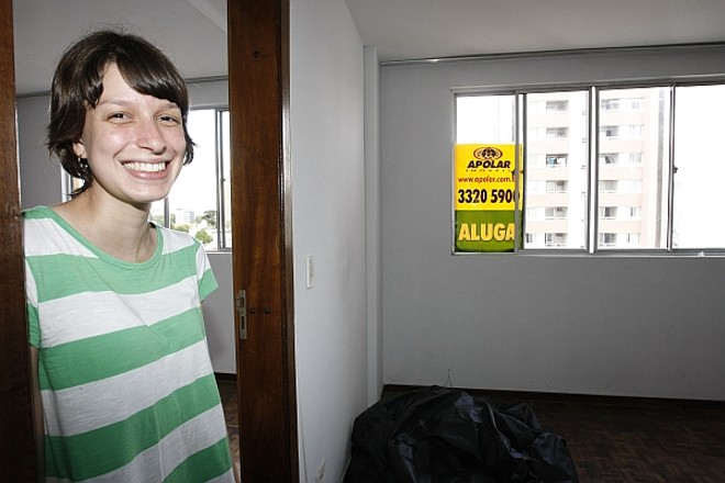 Fabiana Merêncio optou por um apartamento de 2 quartos para morar com a irmã. |