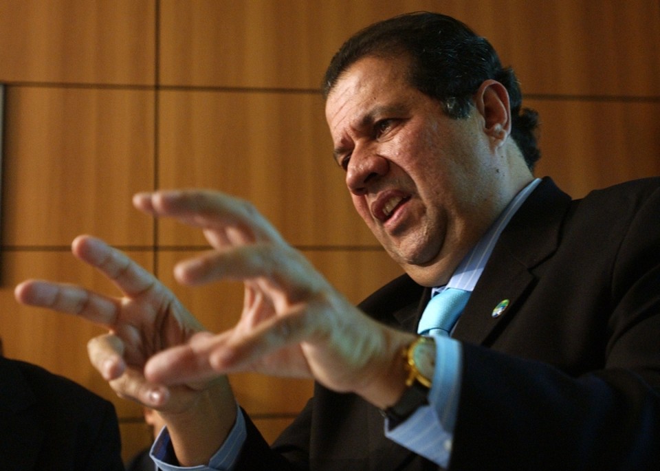 Suspensão temporária do emprego pode ter novas regras, diz ministro Lupi: "minha preocupação é evitar que o FAT seja um fundo de amparo aos empresários e também não seja contra o trabalhador" | Fábio Rodrigues Pozzebom/ABr