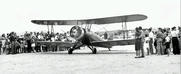 Avião levantando voo em Matinhos. |