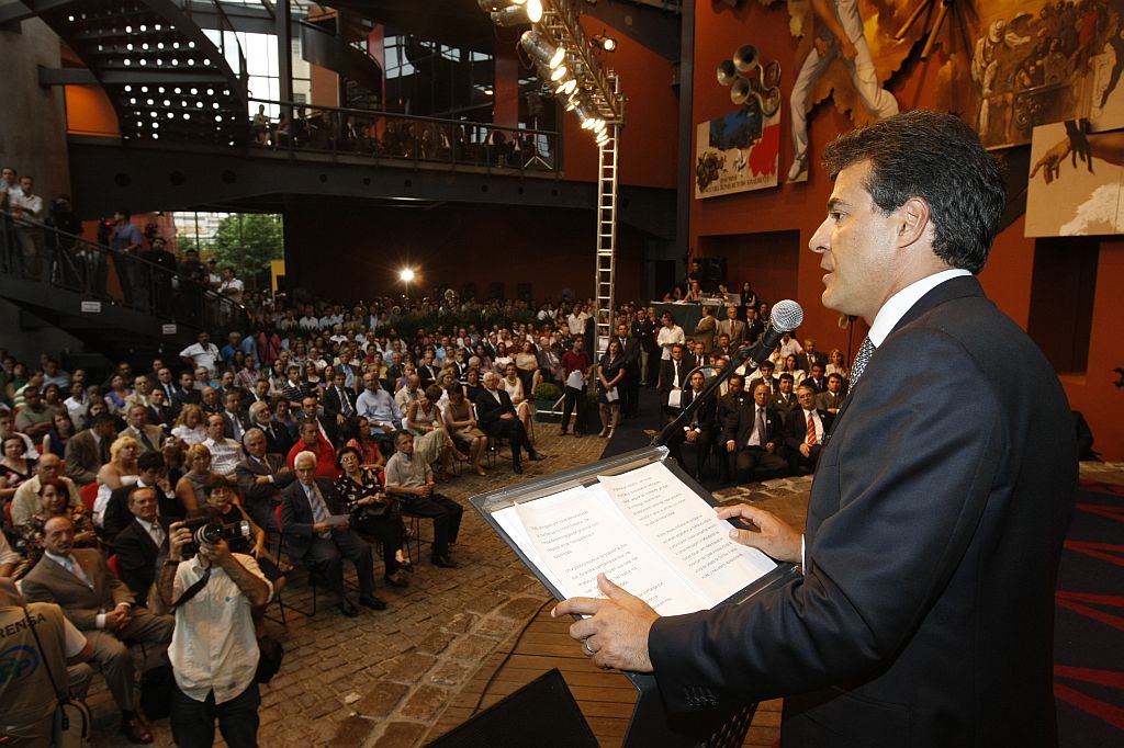 É uma maneira de cobrar de modo mais evidente as responsabilidades da nossa equipe. Beto Richa (PSDB), prefeito de Curitiba, explicando por que adotou o sistema de metas de gestão | Pedro Serápio/Gazeta do Povo