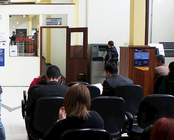 Os juizados foram criados para acelerar a tramitação dos processos. | Hedeson Alves/Gazeta do Povo