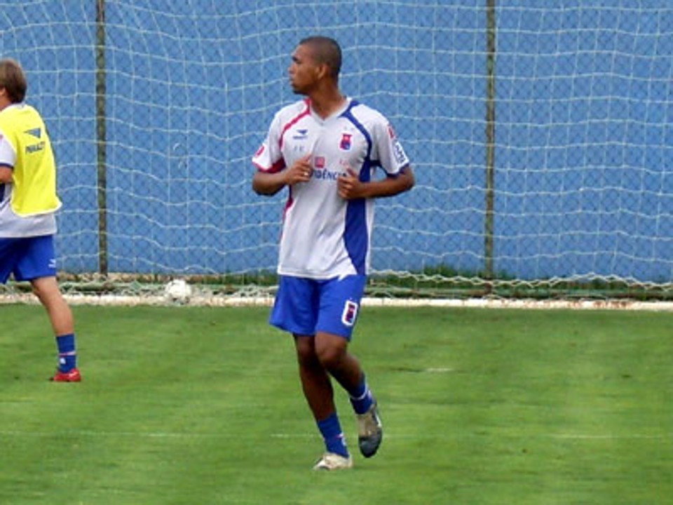 Com erros corrigidos, Paraná encara o Paulínia Diego Vieira substitui Gilberto, expulso na estreia da Copinha | Divulgação / Paraná Clube