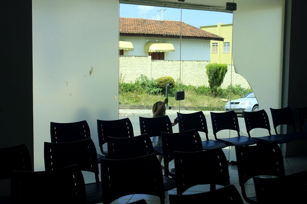 Posto 24 horas fechado: população continua sem atendimento pelo SUS | Daniel Derevecki/Gazeta do Povo