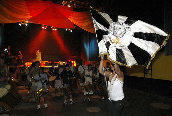 Ensaio da escola Acadêmicos da Realeza: desfile deste ano faz homenagem aos 100 anos do Coritiba. | Pedro Serápio/Gazeta do Povo