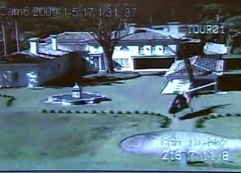 O helicóptero caiu antes de pousar em uma fazenda. O empresário ficou preso às ferragens e morreu carbonizado | Reprodução/TV Globo