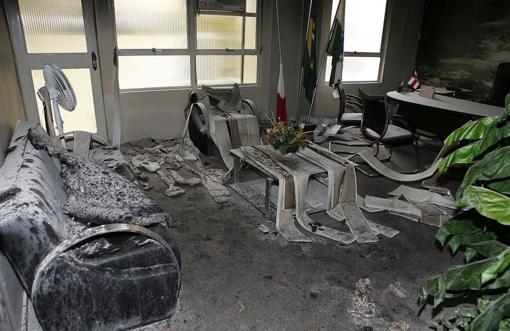 Gabinete atingido pelo fogo: incêndio será investigado pela polícia | Milto Evaldo Ribeiro