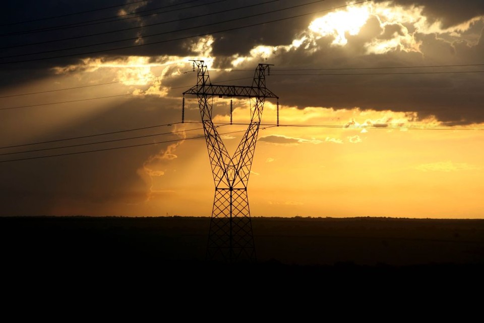 Torre de transmissão no Paraná: o cenário é assim, tranquilo, para o fornecimento de energia em 2009 | Albari Rosa/Gazeta do Povo