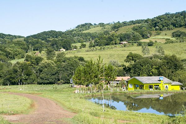 O primeiro assentamento oficial no Paraná, o Vitória, em Lindoeste, reflete a intenção do MST de melhorar a infraestrutura para agricultores. | Vale Press/Cesar Machado
