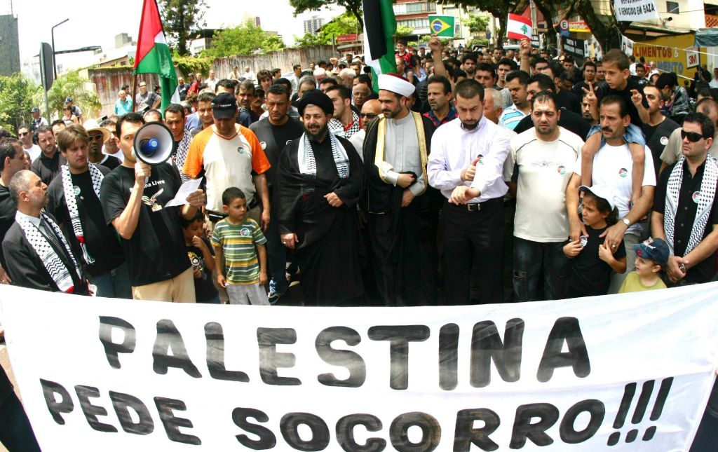 Palestinos de Foz do Iguaçu pedem fim dos ataques de Israel na Faixa de Gaza | Roger Meirelles/Gazeta do Povo