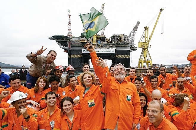 Presidente Lula participa do batismo da Plataforma P-51. A cerimônia foi realizada no estaleiro Brasfels, em Angra dos Reis, e teve como madrinha a primeira-dama Marisa Letícia | 