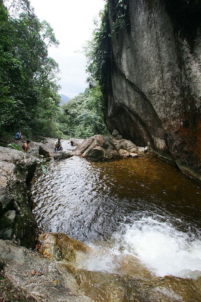 As piscinas naturais formadas pelo Rio Taquaral recebem os visitantes no fim da aventura |
